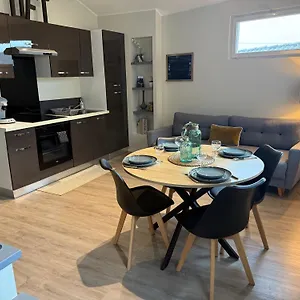 Loft, And , Bourg-Saint-Christophe Frankreich